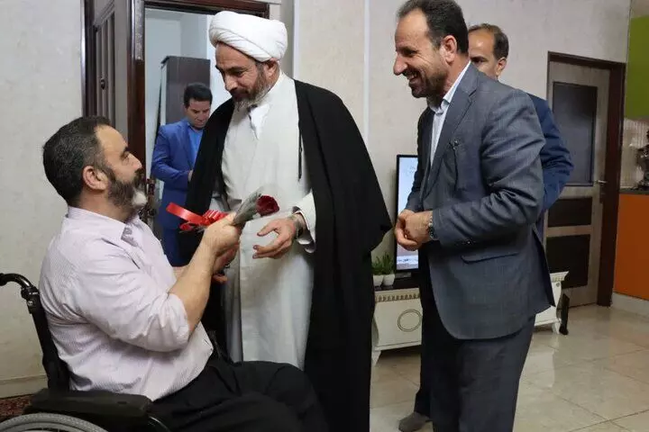 امام جمعه ایلام: جانبازان سند افتخار نظام و انقلاب هستند