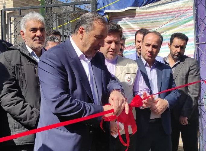 حمایت از صنعتگران و هنرمندان به تحقق شعار امسال کمک می‌کند